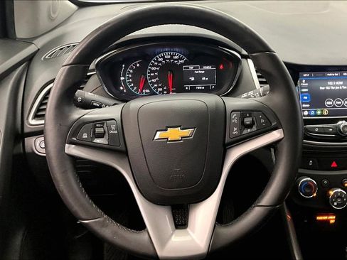 Used 2018 Chevrolet Trax LT w/ LT Convenience Package image 5