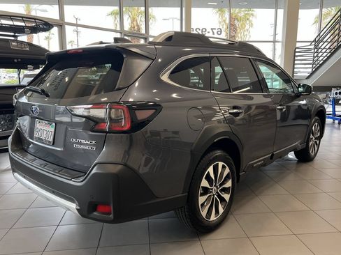 Used 2025 Subaru Outback Wilderness AWD/4WD image 5