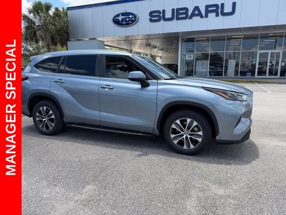Used 2023 Toyota Highlander XLE