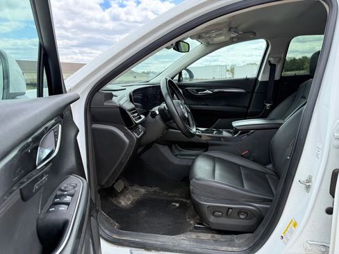 Used 2024 Buick Envision Preferred AWD/4WD image 8