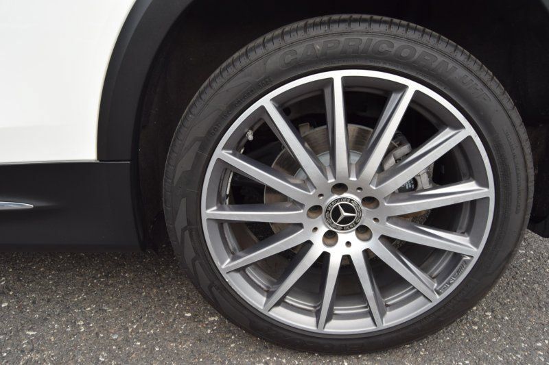 Used 2022 Mercedes-Benz GLB 250 4MATIC image 34