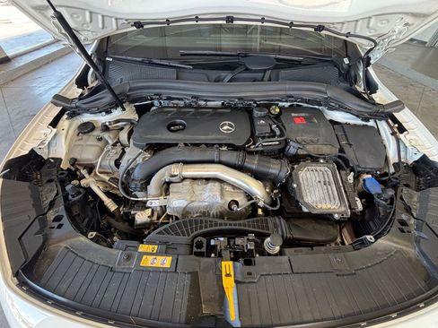 Used 2025 Mercedes-Benz GLA 250 4MATIC image 33