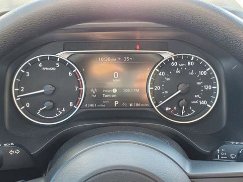 Used 2024 Nissan Rogue S image 11