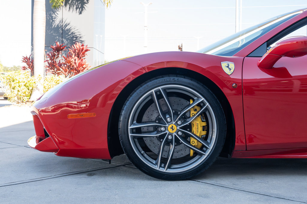 Used 2018 Ferrari 488 Spider RWD image 13