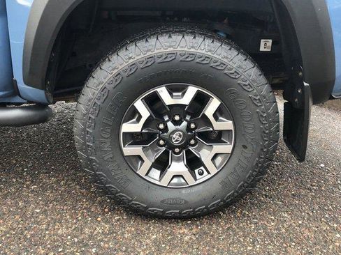 Certified 2019 Toyota Tacoma TRD Off-Road image 9