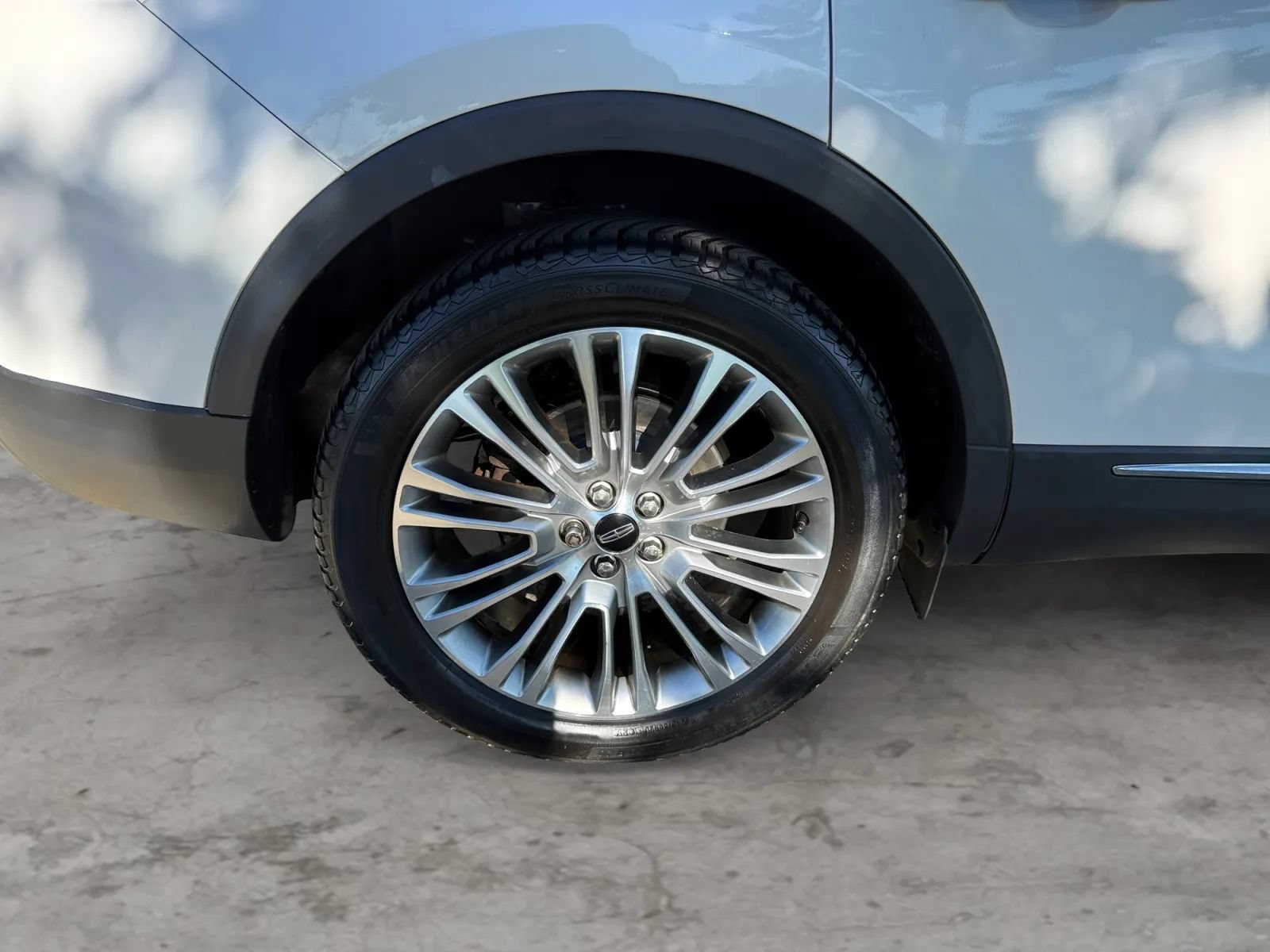 Used 2018 Lincoln MKX Reserve w/ Lincoln MKX Climate Package AWD/4WD image 45