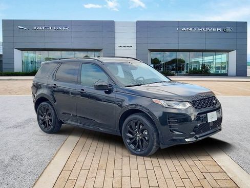 Used 2025 Land Rover Discovery Sport Dynamic SE AWD/4WD image 3