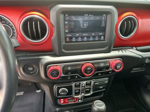 Used 2020 Jeep Gladiator Rubicon w/ LED Lighting Group image 16