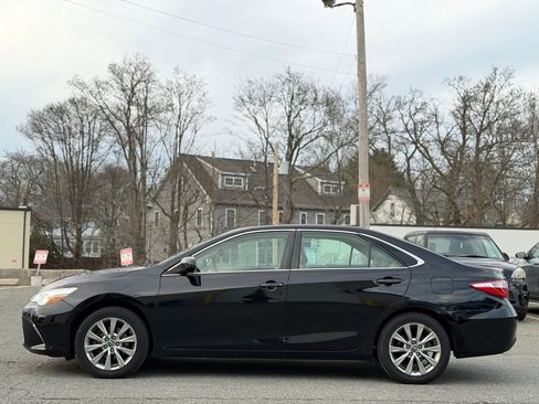 Used 2017 Toyota Camry XLE FWD image 5