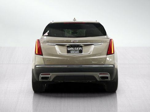 Used 2023 Cadillac XT5 Premium Luxury w/ Technology Package AWD/4WD image 5