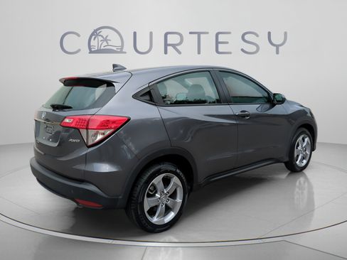 Certified 2022 Honda HR-V LX image 6