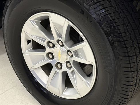 Used 2020 Chevrolet Silverado 1500 LT w/ Texas Edition image 13