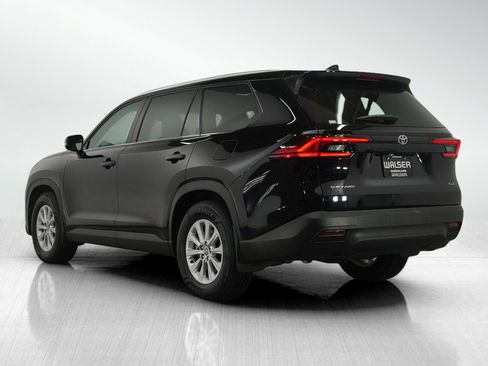 Used 2024 Toyota Grand Highlander XLE image 3