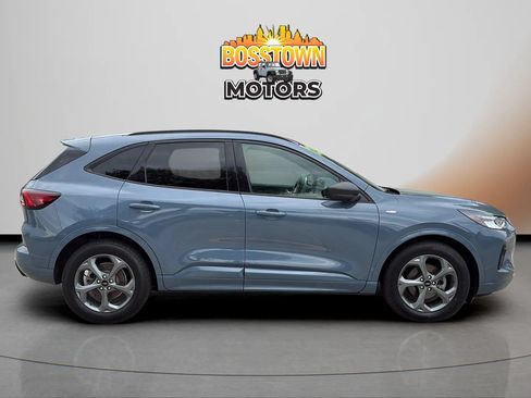 Used 2023 Ford Escape ST-Line w/ Tech Pack #1 FWD image 9