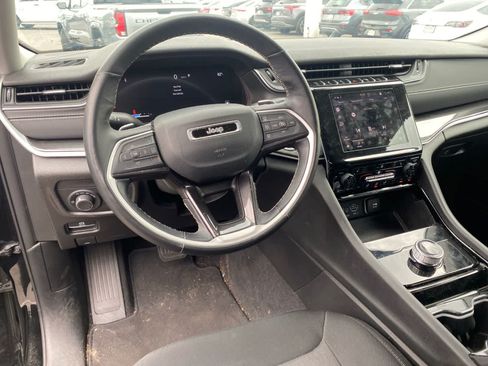 Used 2022 Jeep Grand Cherokee L Laredo w/ Luxury Tech Group I RWD image 10