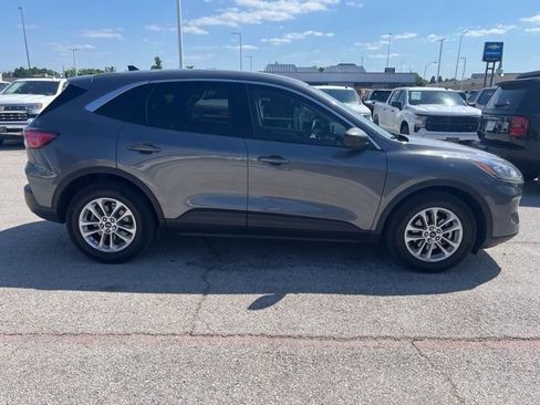Used 2022 Ford Escape SE w/ Convenience Package FWD image 5