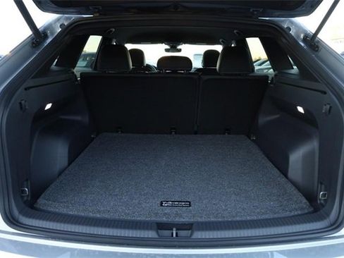 New 2026 Volkswagen Atlas Cross Sport SE image 7