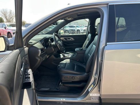 Used 2023 Chevrolet Traverse LT AWD/4WD image 10