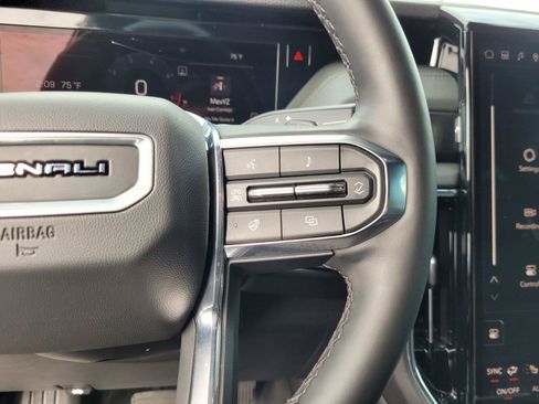 Used 2025 GMC Yukon XL Denali w/ Sun & Power Step Package AWD/4WD image 32