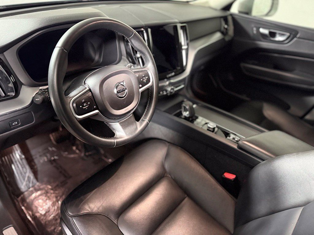 Used 2023 Volvo XC60 B5 Core AWD/4WD image 18