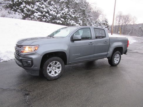 Used 2022 Chevrolet Colorado LT w/ LT Convenience Package image 7