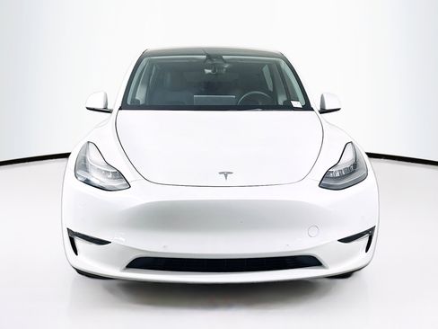 Used 2021 Tesla Model Y Long Range AWD/4WD image 2