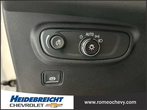 Used 2023 GMC Terrain SLE w/ Driver Convenience Package FWD image 30