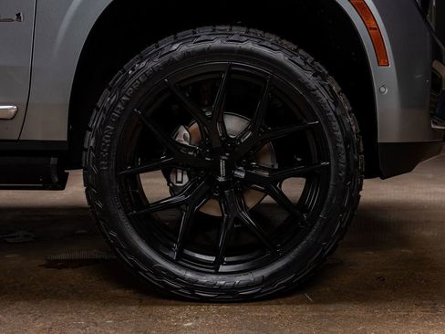 Used 2025 GMC Yukon Denali w/ Denali Reserve Package image 12