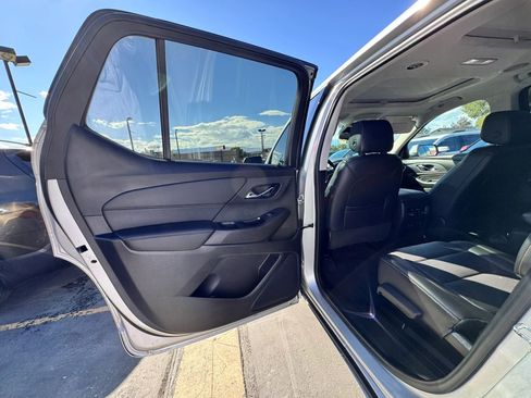 Used 2021 Chevrolet Traverse Premier AWD/4WD image 25
