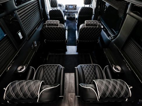 Used 2024 Mercedes-Benz Sprinter 3500 image 98