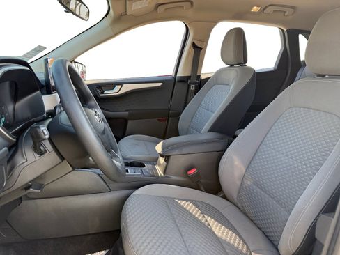 Used 2020 Ford Escape SE image 9