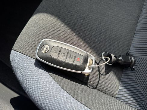 Used 2025 Nissan Versa SV FWD image 20