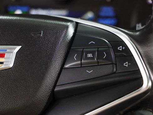 Used 2018 Cadillac XT5 Luxury w/ Driver Awareness Package image 14