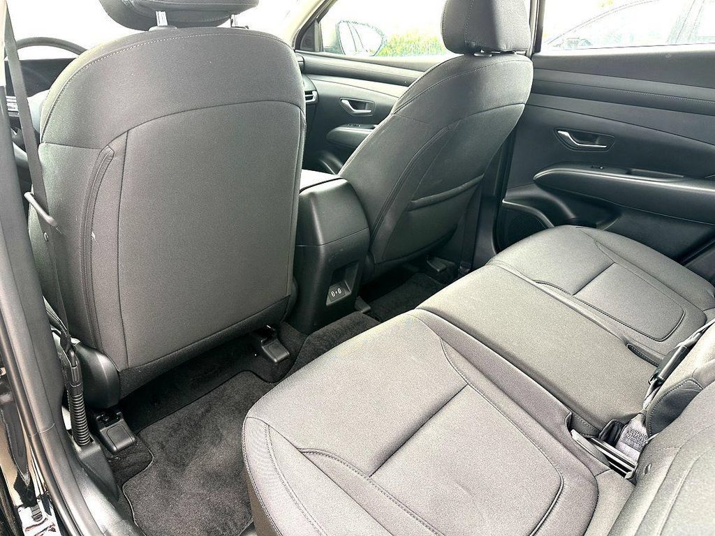 Used 2025 Hyundai Tucson SE FWD image 21