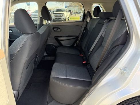 Used 2021 Nissan Rogue SV image 15