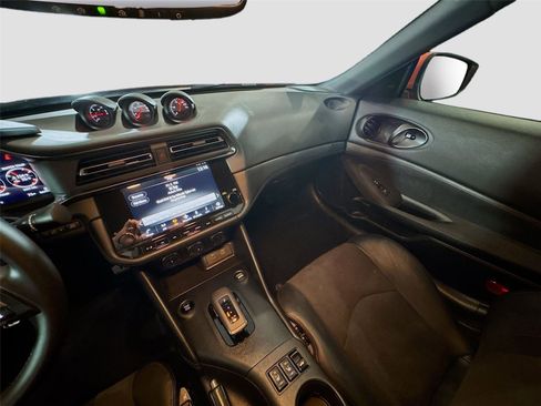 Used 2024 Nissan Z Performance w/ Heritage Edition RWD image 8