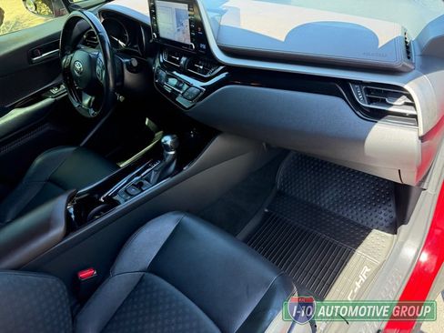 Used 2019 Toyota C-HR Limited FWD image 13