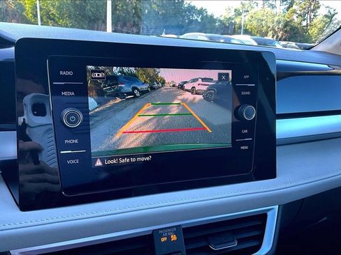 New 2026 Volkswagen Taos SE FWD image 27