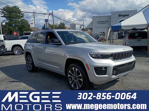 New 2025 Jeep Grand Cherokee Overland w/ Trailer Tow Package AWD/4WD image 1