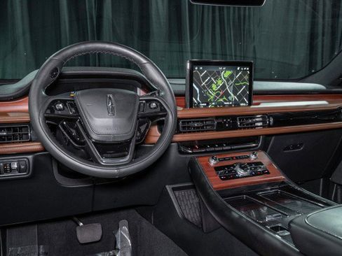 Used 2023 Lincoln Aviator Reserve w/ Elements Package Plus image 18