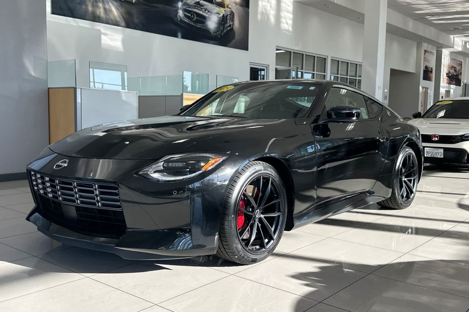 Used 2025 Nissan Z Performance w/ Floor Mat Package RWD image 7