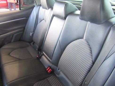 Used 2019 Toyota Camry SE FWD image 12