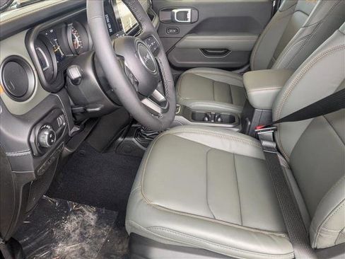 New 2026 Jeep Gladiator Mojave AWD/4WD image 4