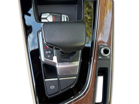 Used 2021 Audi A4 2.0T Premium w/ Convenience Package image 18