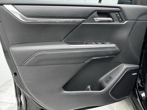 Used 2024 GMC Acadia Elevation image 33