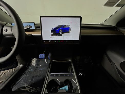 Used 2023 Tesla Model Y Long Range image 24