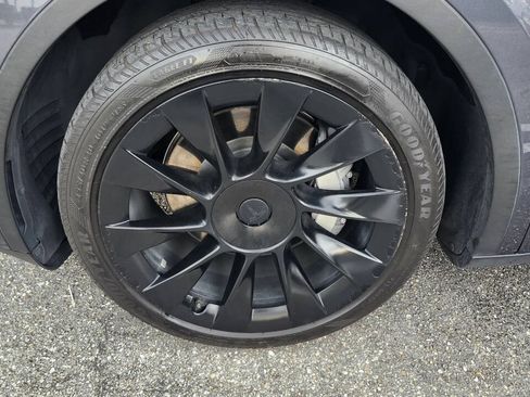 Used 2022 Tesla Model Y Long Range AWD/4WD image 13