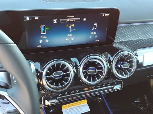 New 2026 Mercedes-Benz GLB 250 image 5