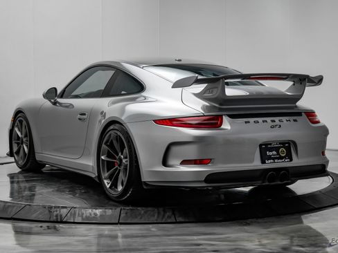 Used 2015 Porsche 911 GT3 RWD image 11