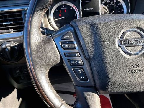 Used 2018 Nissan Titan Platinum Reserve w/ Platinum Utility Package image 12